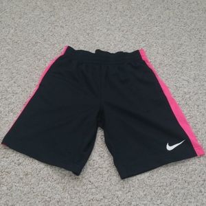 NIKE BASKETBALL SHORTS YXL